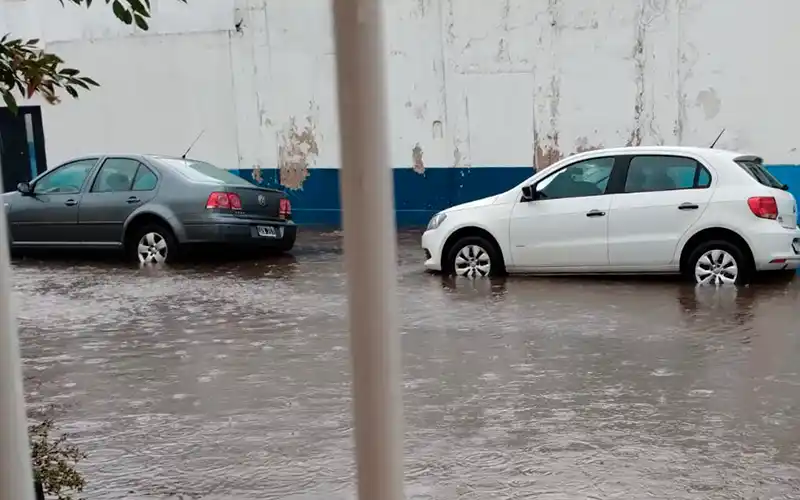Lluvia: cayeron 37 milímetros en pocos minutos y la ráfaga máxima alcanzó los 51 km por hora