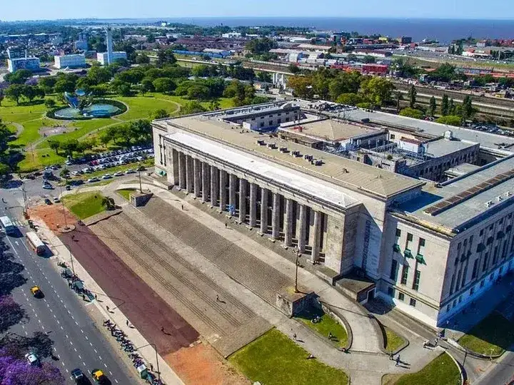 Ratificaron que las universidades le pueden cobrar a los extranjeros
