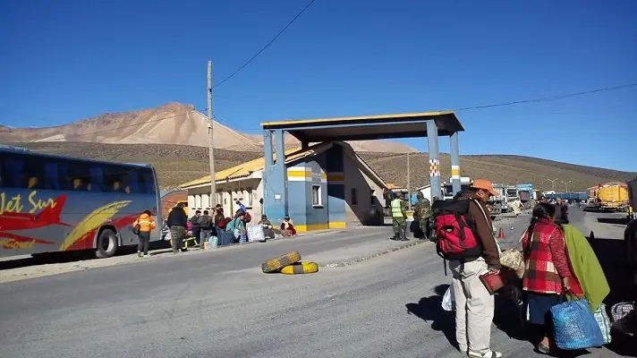 Gran parte son venezolanos: se dispara el cruce de migrantes ilegales de Bolivia a Chile