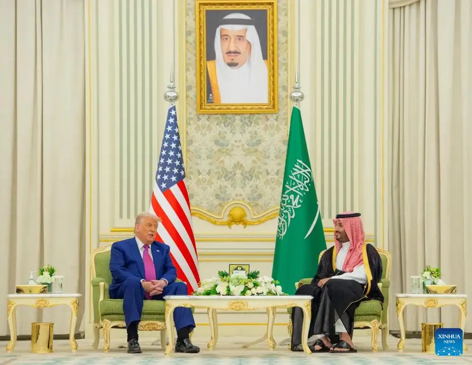 Trump se reunió con el príncipe heredero y primer ministro saudí, Mohammed bin Salman Al Saud en Arabia Saudita.