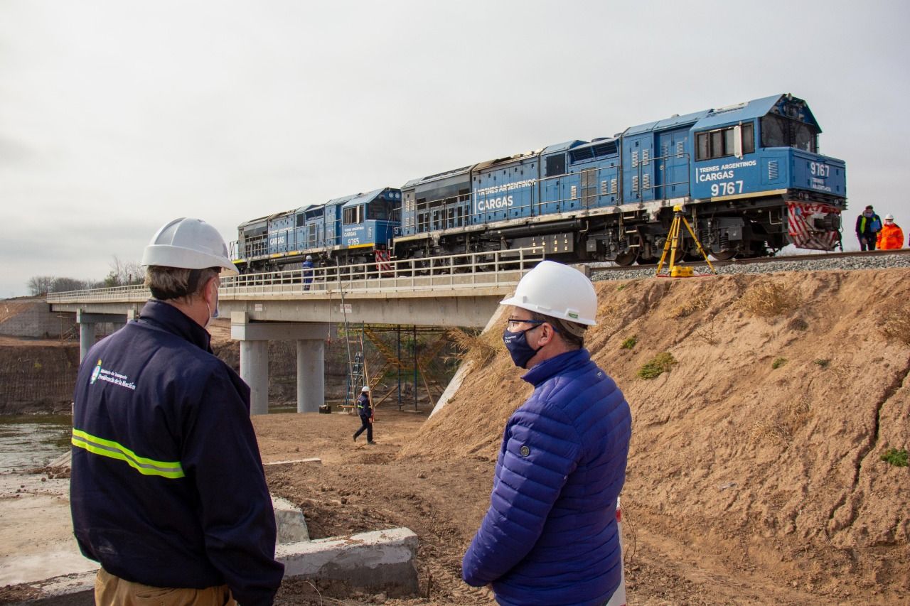 Se realizó con éxito la prueba de carga sobre el Puente Carcarañá