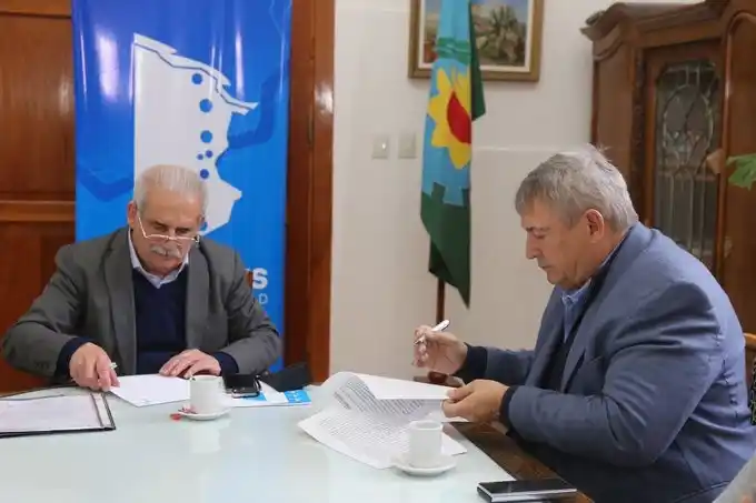 El ministro de Transporte bonaerense reunido con el intendente Ricardo Marino.