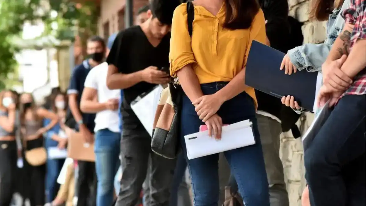 Un contexto nacional marcado por despidos en la industria, el comercio y la construcción.