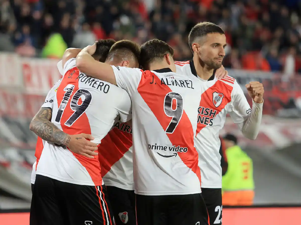 Con dos golazos, River ganó y reafirmó su levantada