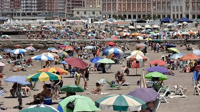 En el inicio de la temporada alta de verano  los contagios volvieron a subir