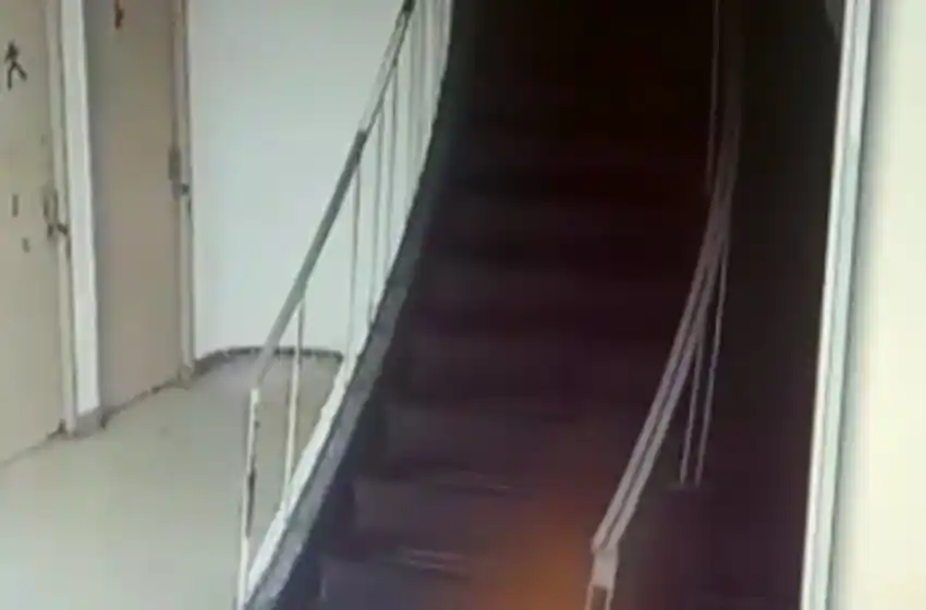 ¿Actividad paranormal en Rosario? Apareció una extraña figura en un edificio céntrico