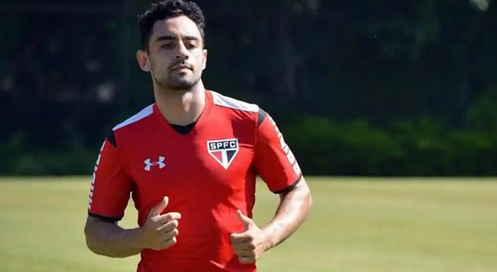 Macabro: hallan muerto y con los genitales mutilados a un futbolista brasileño