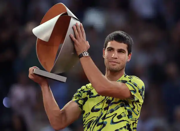Alcaraz venció al alemán Struff y repitió el título
