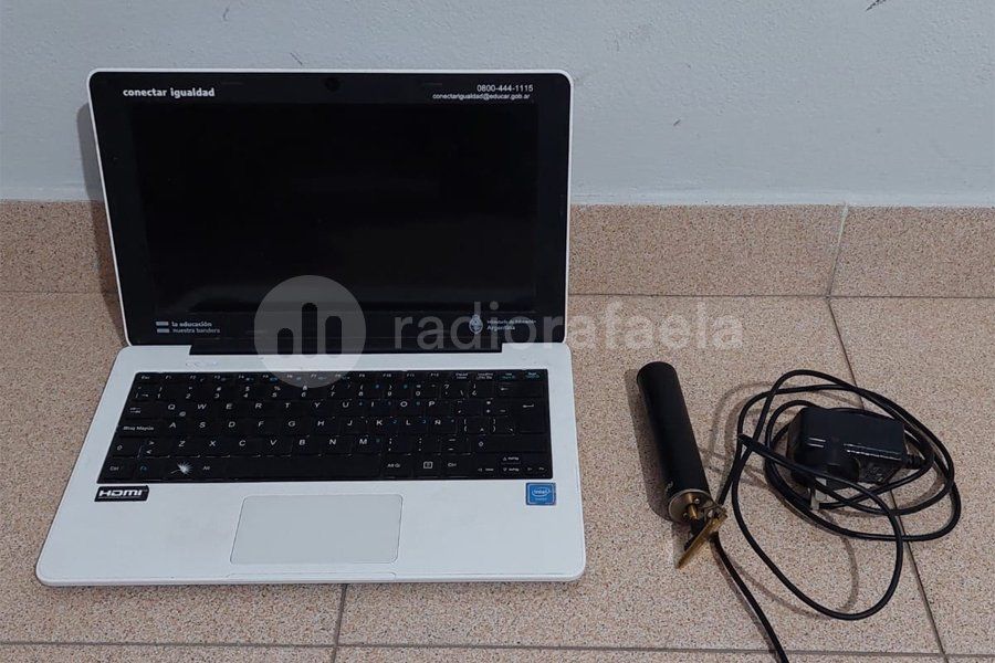 Le forzaron una abertura y se metieron a su casa para robarle una notebook y una máquina de cortar pelo