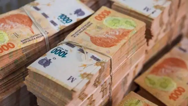 Oficializaron las subas del salario mínimo: el detalle de incrementos en el año