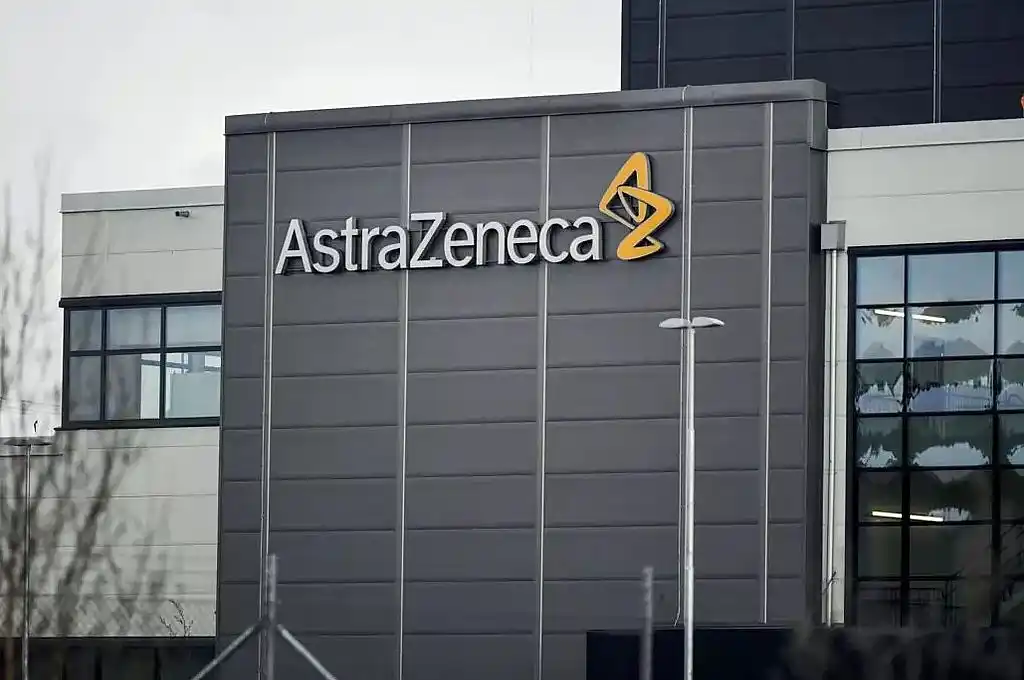 Nueva aprobación para aplicar la vacuna AstraZeneca en Europa