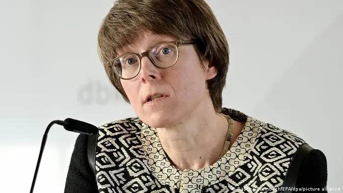 LA PRIMERA EN LA HISTORIA: Conferencia Episcopal Alemana elige a una mujer como secretaria general