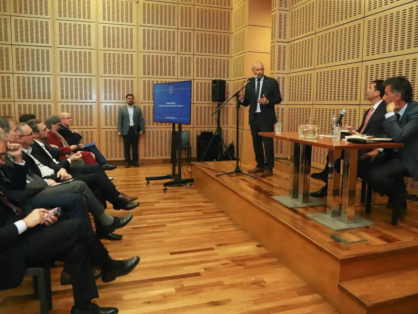 Puccini precisó que la "concesión de la Hidrovía es una nueva oportunidad para planificar el desarrollo de la Argentina”