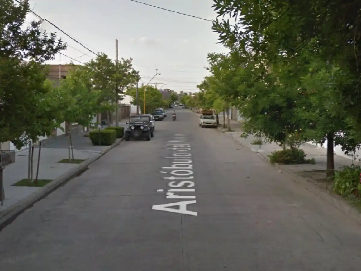 Se despertó y encontró al ladrón adentro: su hijo de 10 años llamó a la policía 