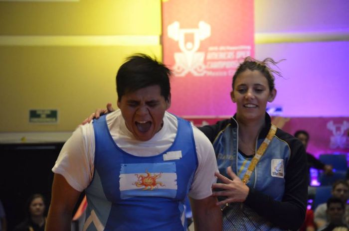 Lucas Gareca junto con su entrenadora Sofía Cadona. 