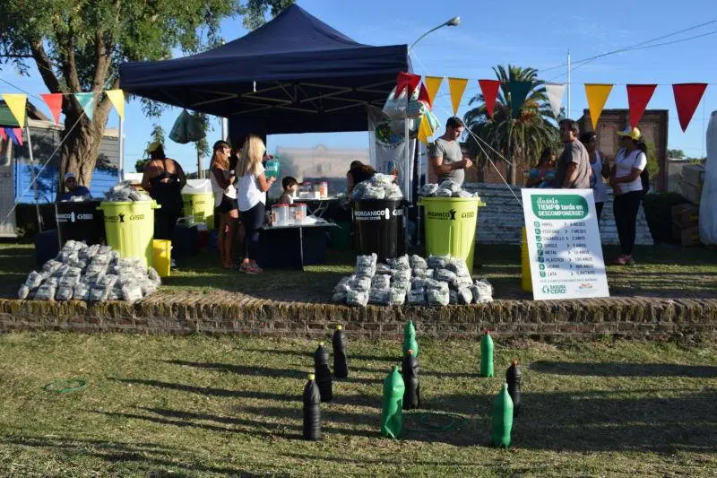 SAN CAYETANO: Cientos de vecinos colaboraron con la kermese ecológica