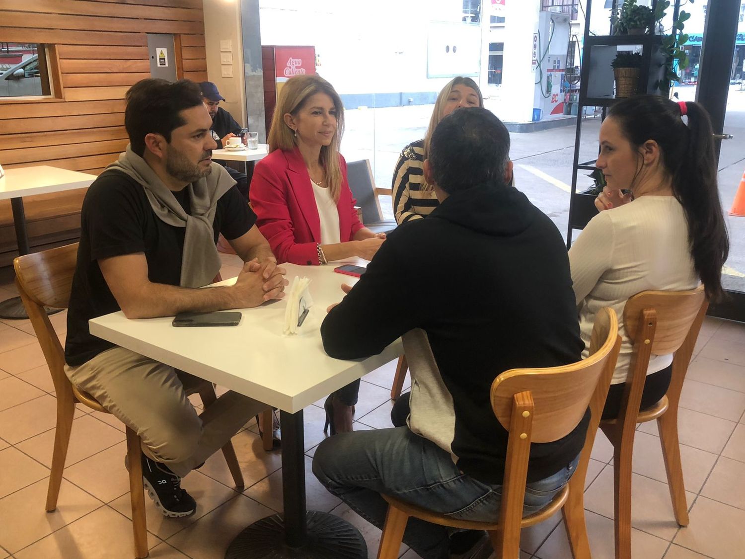 Báscolo desayunó con Capparelli y viajó a Rosario