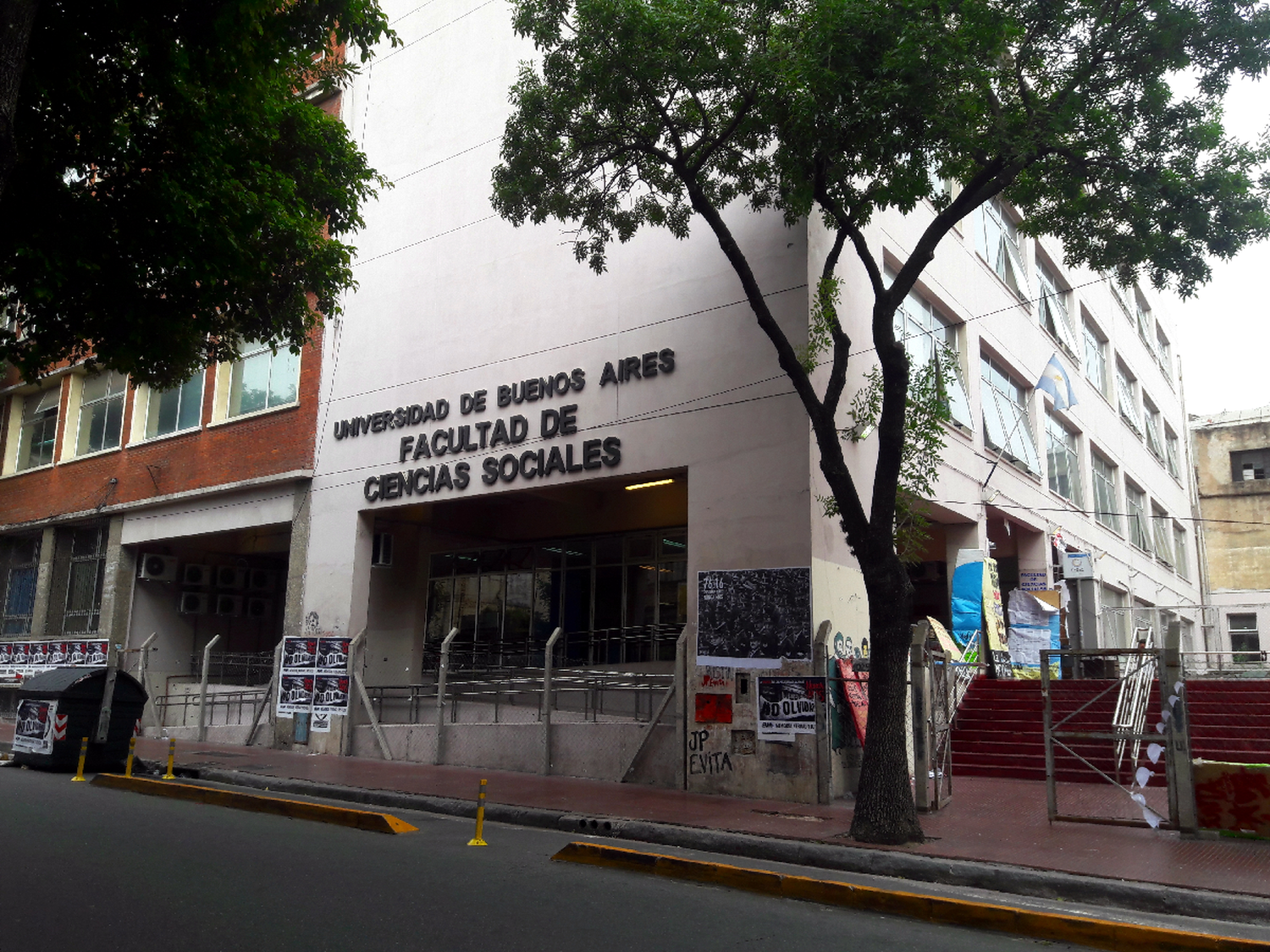 La facultad de Ciencias Sociales de la UBA autorizó a sus estudiantes a usar el lenguaje inclusivo
