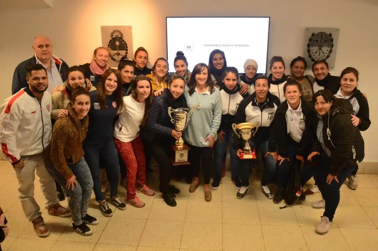 Reconocimiento a las futbolistas que participaron de la Copa Santa Fe