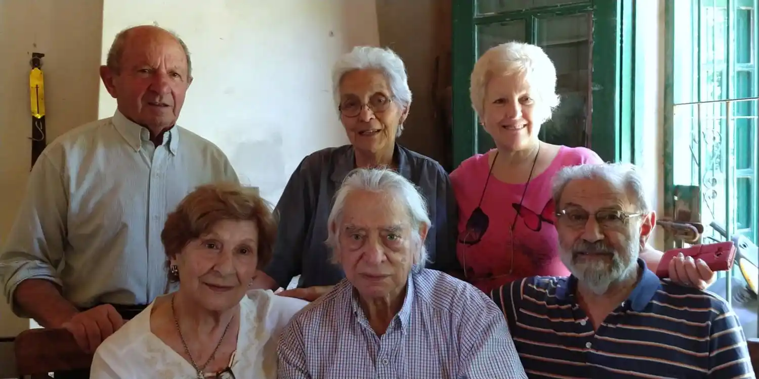 Elsa y Eise junto a queridos familiares-