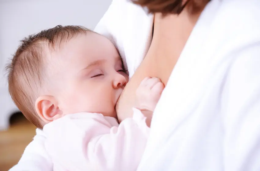 La leche materna puede evitar el daño cerebral en bebés prematuros