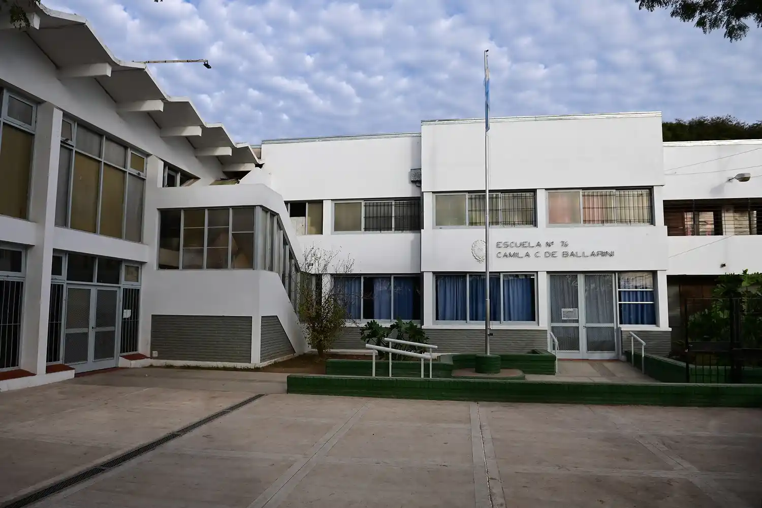 Inauguraron obras en la escuela N°76 “Camila Cáceres de Ballarini” de barrio Cabal