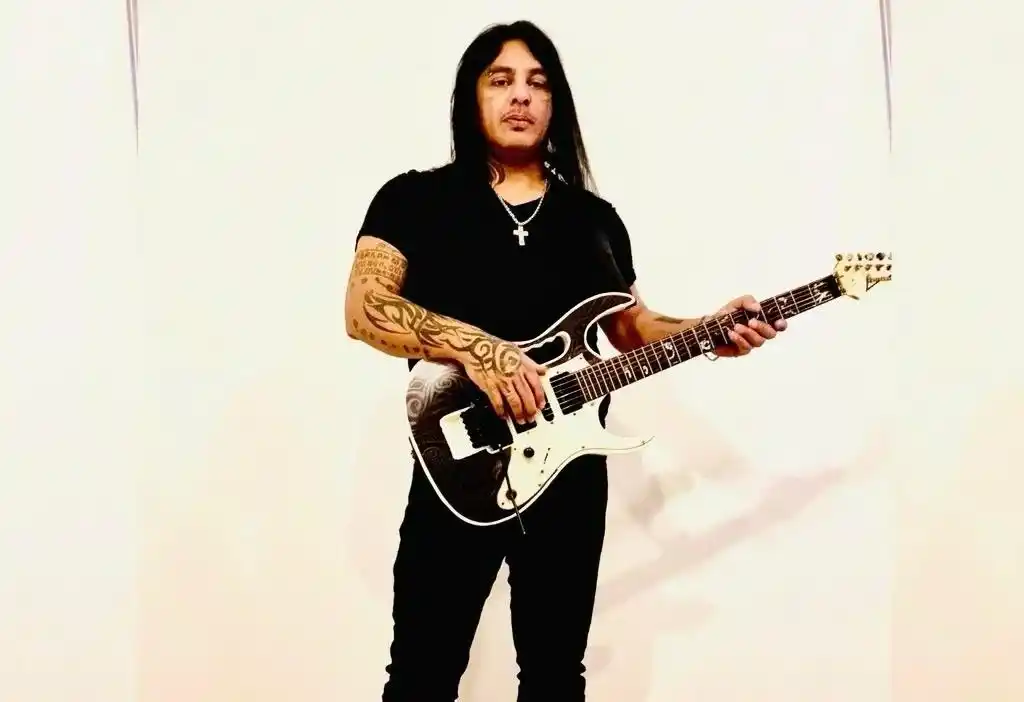 Nereo Estopinian. Músico y guitarrista necochense, actualmente radicado en Buenos Aires