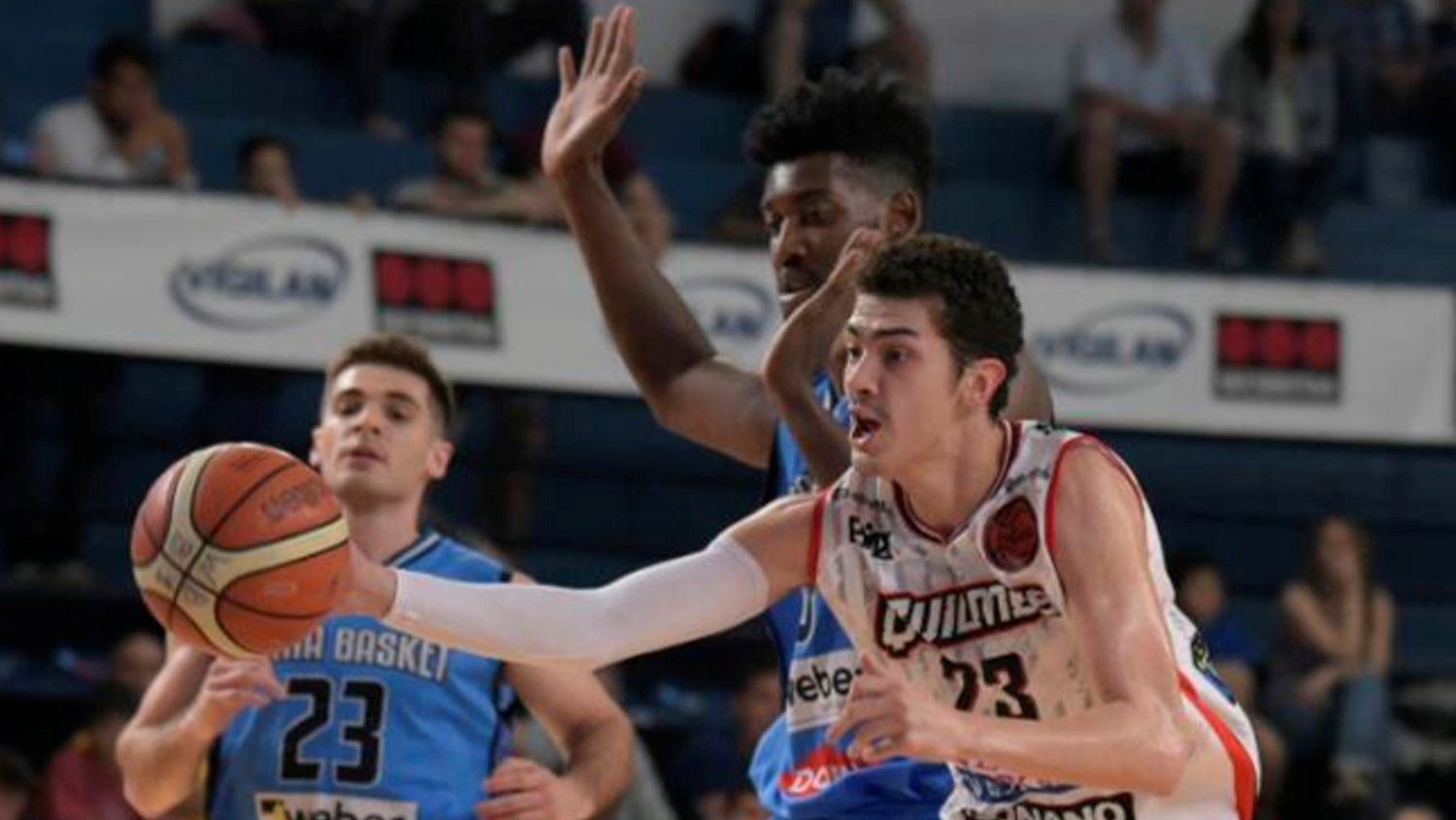 Flor condujo a Quilmes a la victoria