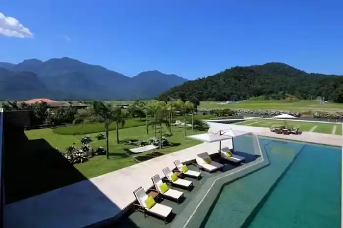 Lujos de Neymar - Interna 3