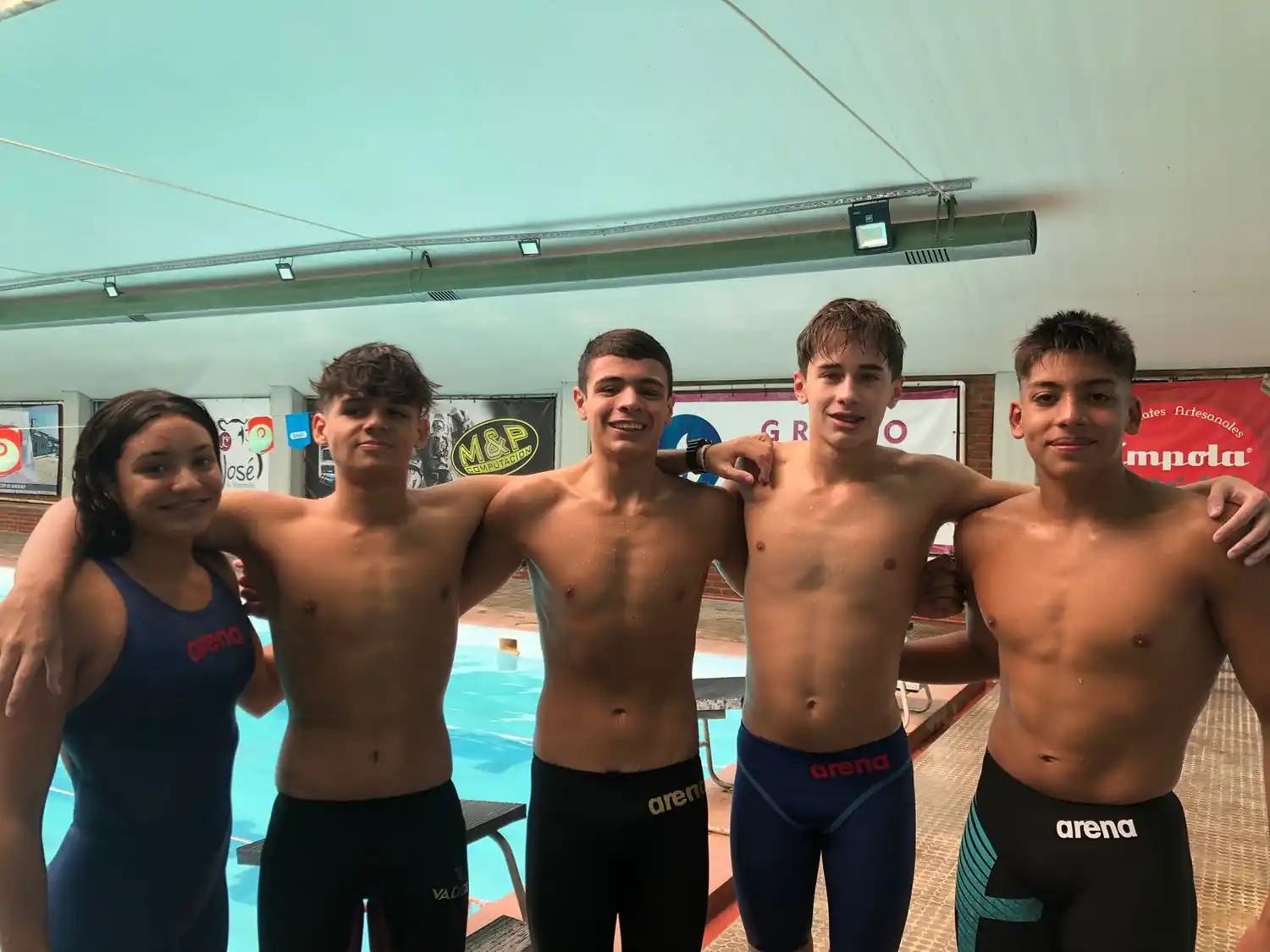 De izquierda a derecha. Sol Del Valle, Thiago Franqui, Santino Castellano, Valentino Medina y Jeremías Taien Torales