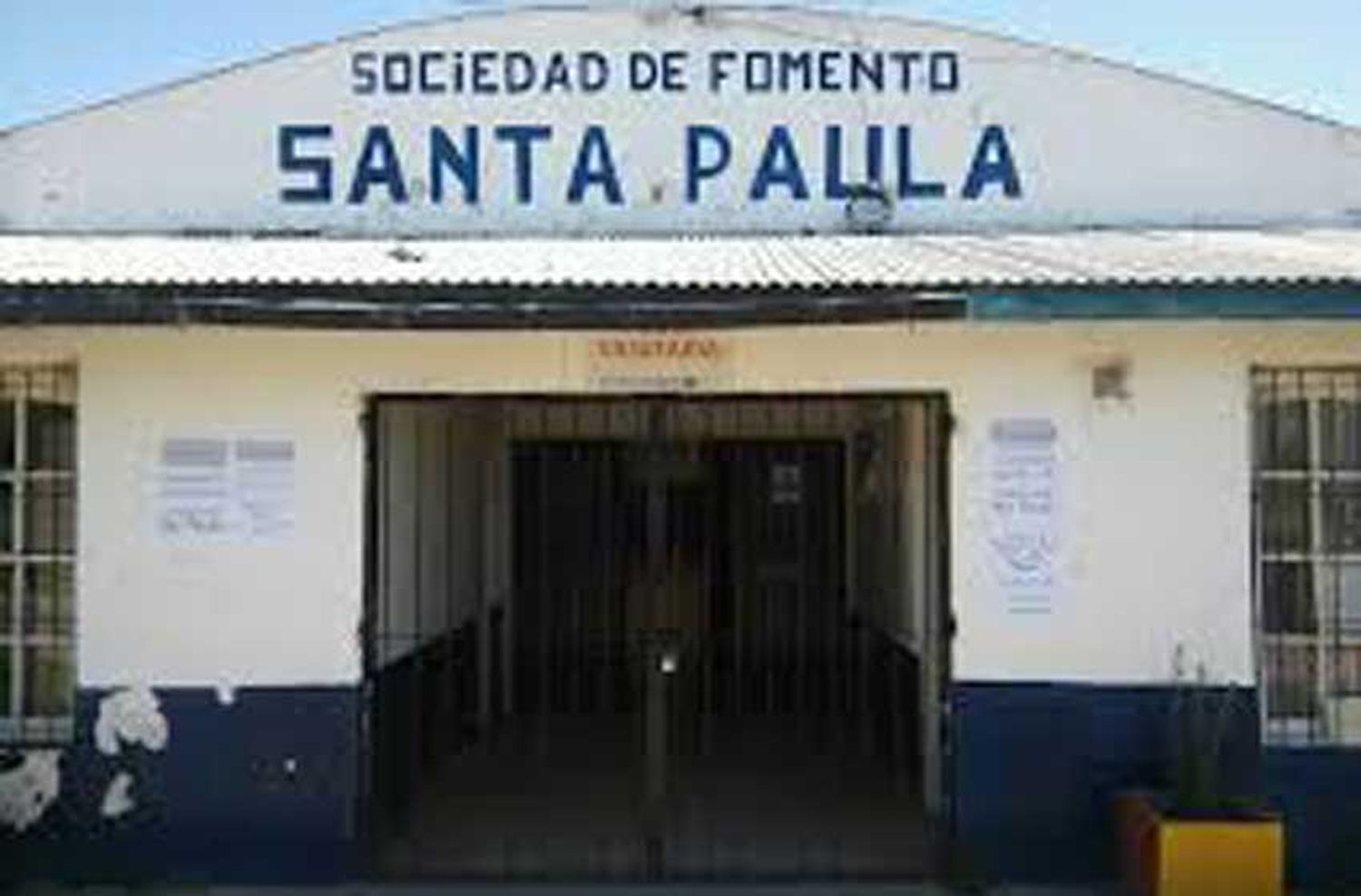 Denuncian que intentaron ocupar la sociedad de fomento de Santa Paula