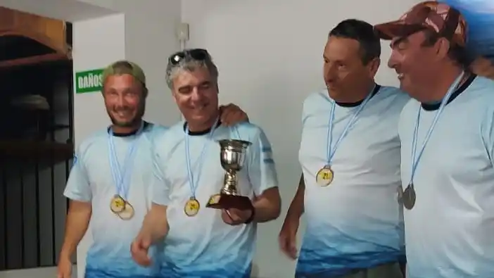Segundo puesto. De izq. a der: Eduardo Merlo, Fernando Fulton, José Luis Jensen y Fernando Espar