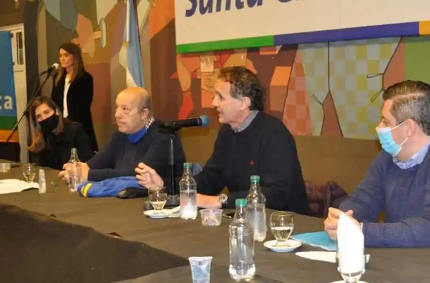 Santa Clara del Mar: Jorge Paredi anunció que los vecinos no pagarán el tendido de red de cloacas