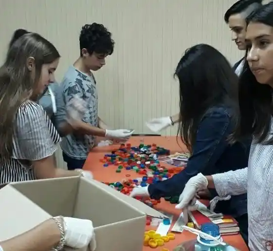 Tapitas para el Garrahan