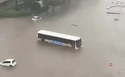 Varias calles de Montevideo sufrieron inundaciones por lluvias "extraordinarias"