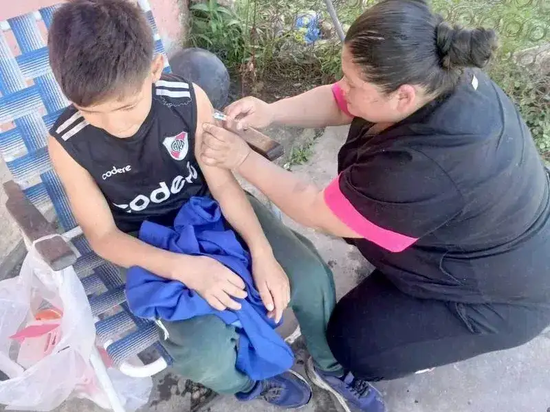 Intensifican la vacunación extramuros en
la ciudad capital y el interior provincial
