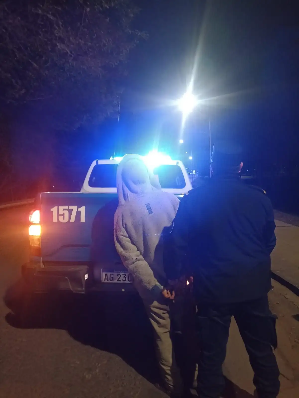 Tenía que cumplir arresto domiciliario en Pueblo Belgrano, pero estaba caminando cerca del Parque Unzué