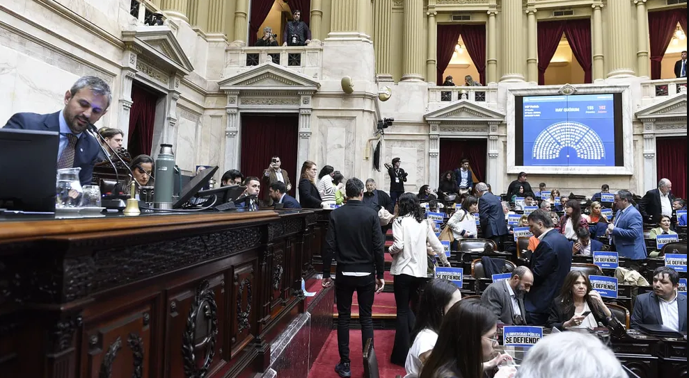 Veto al financiamiento universitario EN VIVO: fuerte operativo de seguridad por la sesión en Diputados
