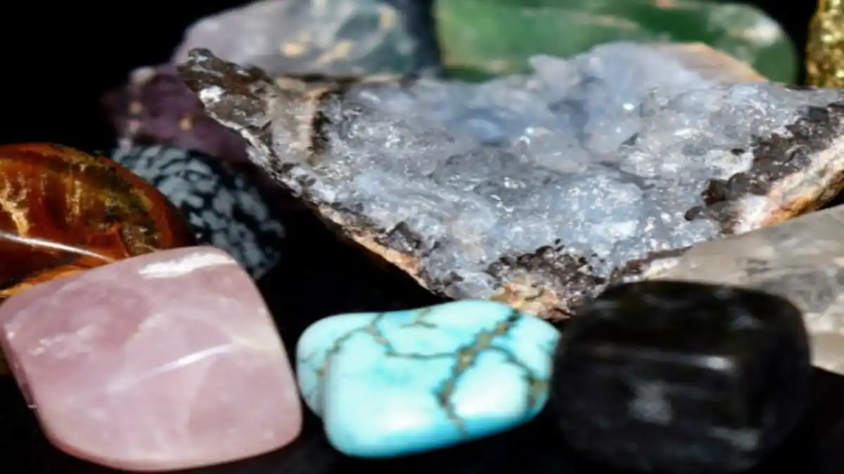 CONTRA EL MALDEOJO Y LAS MALAS VIBRAS: el poder de las piedras y los cristales para proteger el hogar