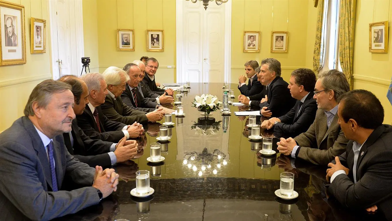 Macri analizó con la UIA proyectos que elabora el gobierno para bajar impuestos