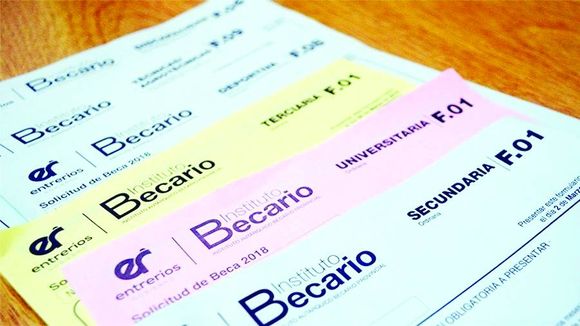 Comienza el pago a becas provinciales de todos los niveles