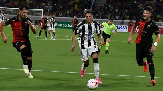 Colón festejó en Santiago del Estero
