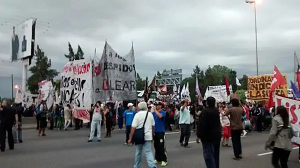 Suspendieron a los 16 reincorporados de Lear: Corte total en Panamericana