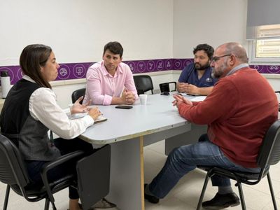 La directora del Hospital se reunió con funcionarios para reforzar la articulación entre los niveles de atención