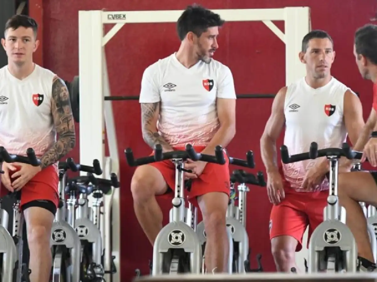 Pablo Pérez se entrenó y saludó a sus compañeros