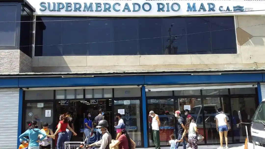Compras de alimentos y bienes esenciales serán por terminal de cédula en Vargas