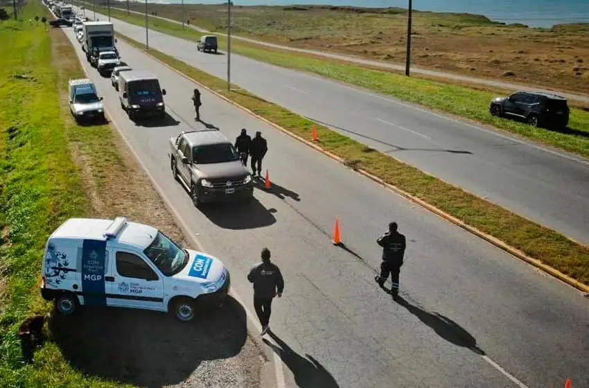 Detuvieron en el retén de ruta 2 a una familia de Tigre que intentaba mudarse a Mar del Plata