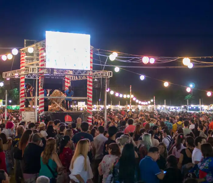 El Bon Odori, un clásico de los veranos platenses, se podrá degustar platos típicos y recorrer distintos puestos vinculados a la cultura oriental: indumentaria, libros, objetos de decoración y cerámica.
