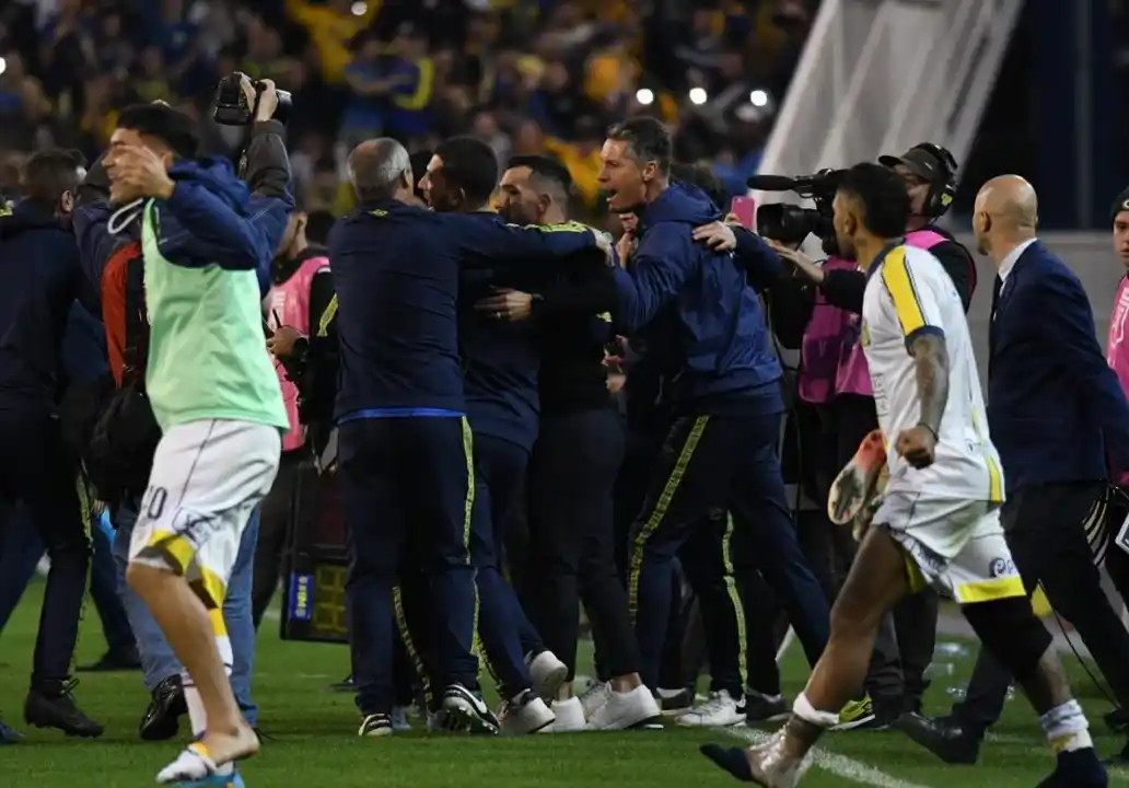 Tévez festejó su primer clásico: "Es por días como estos que agarré Central"