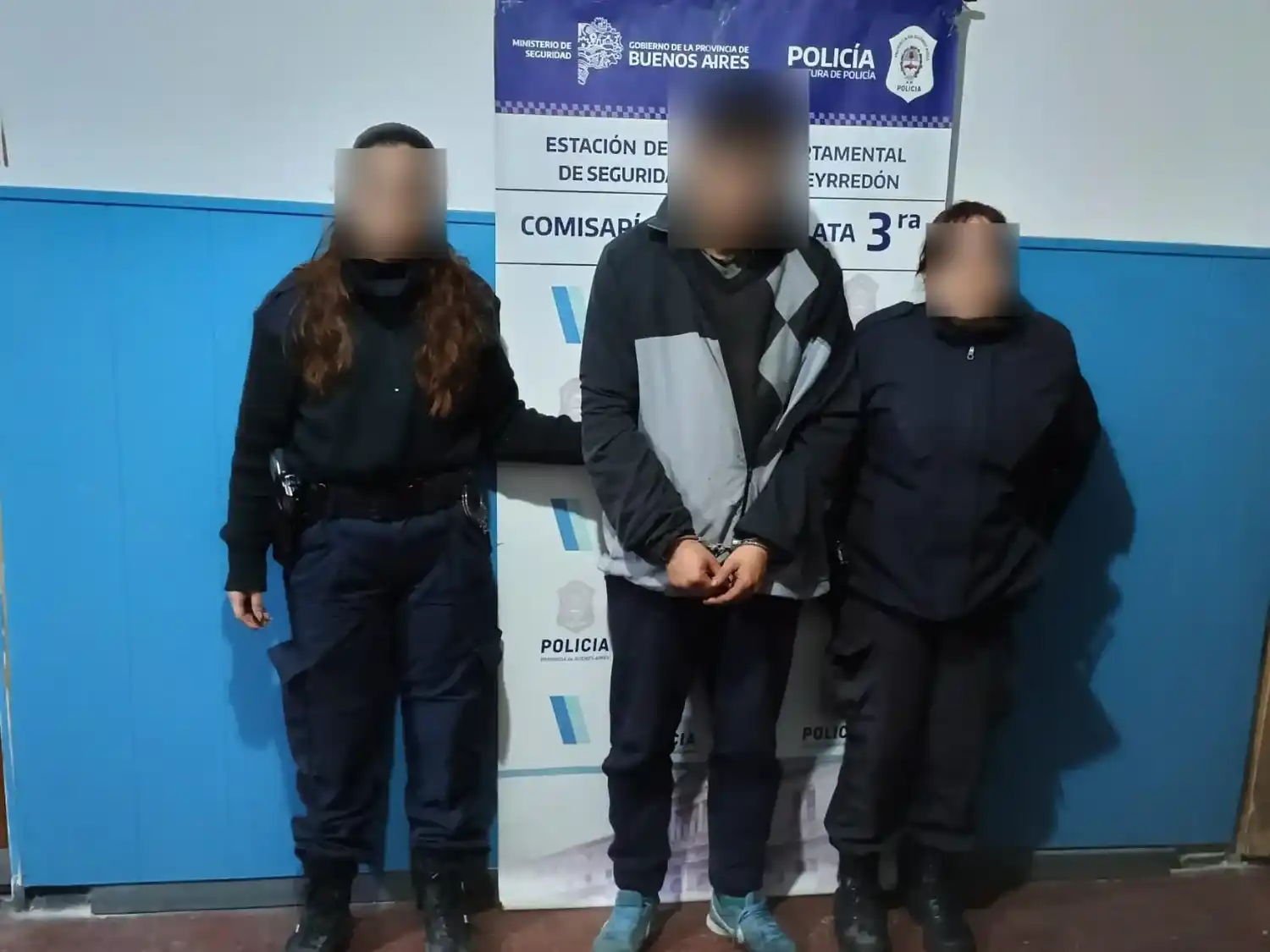 Un hombre robo una botella en el supermercado y fue arrestado